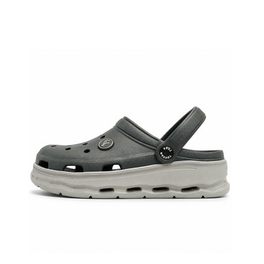 Toucantoes Frank men's grey clog, three-quarter side view